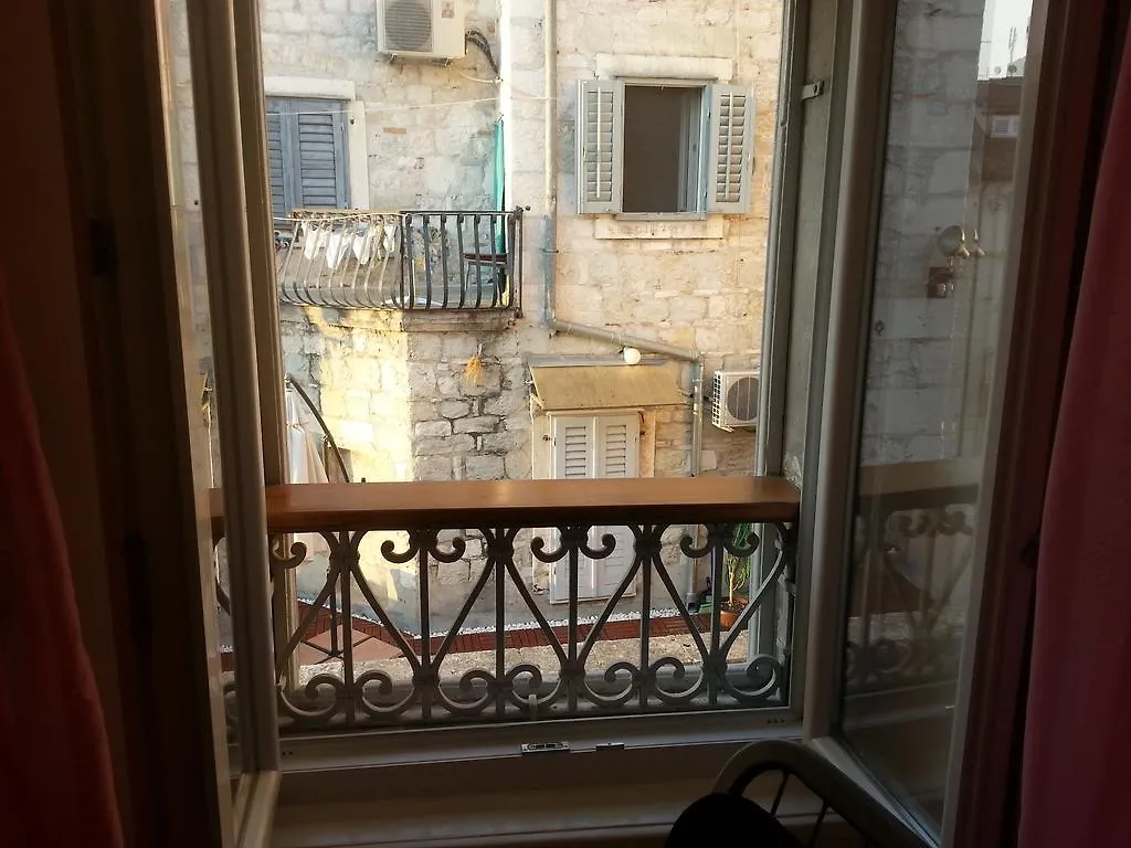 Private Apartments In Diocletians Palace Split