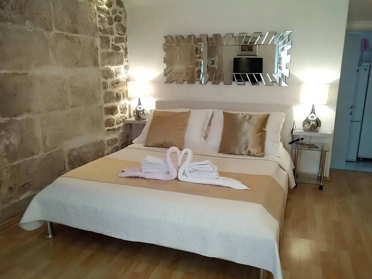 Private Apartments In Diocletians Palace Split