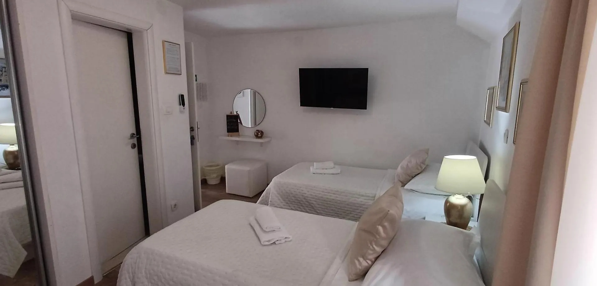 Private Apartments In Diocletians Palace Split