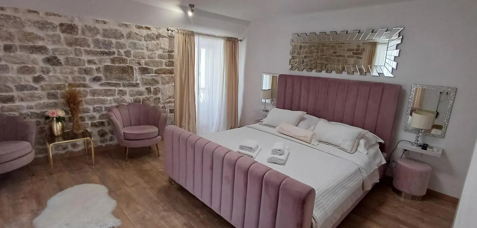 Private Apartments In Diocletians Palace Split