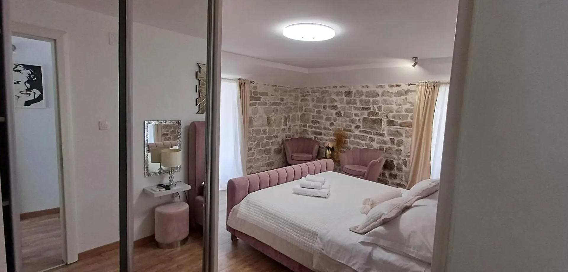 Private Apartments In Diocletians Palace Split